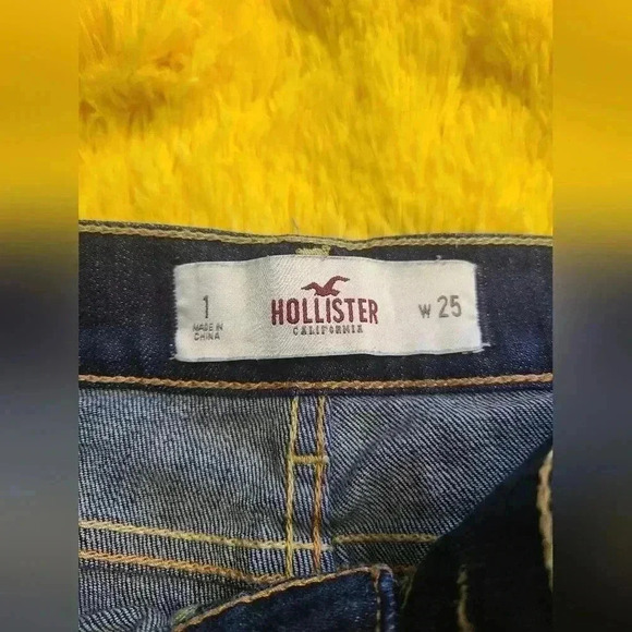 Hollister Dark Denim Cuffed Shorts - Picture 3 of 4